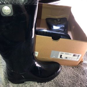 UGG rainboots